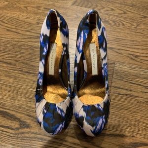 Cynthia Vincent Pattern Pumps